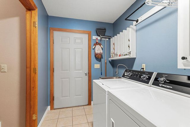 3186 N Nixon Avenue, Springfield, MO 65803