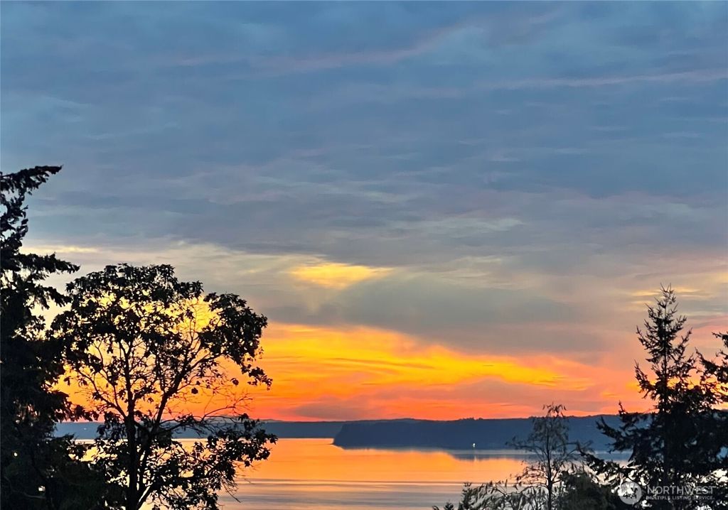 1229 Queets Drive, Fox Island, WA 98333