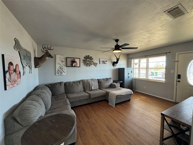 1150 N Seaman Street, Eastland, TX 76448