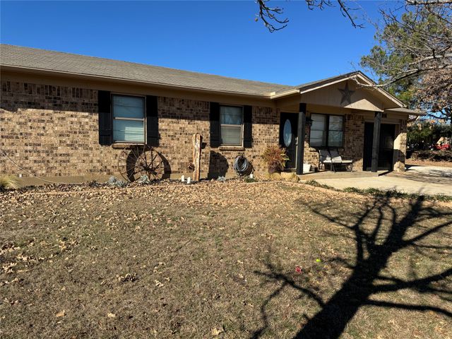 1150 N Seaman Street, Eastland, TX 76448