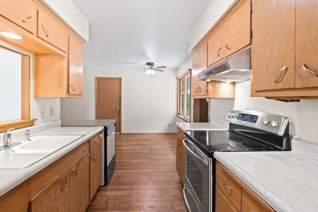 1927 Michigan AVENUE, Waukesha, WI 53188
