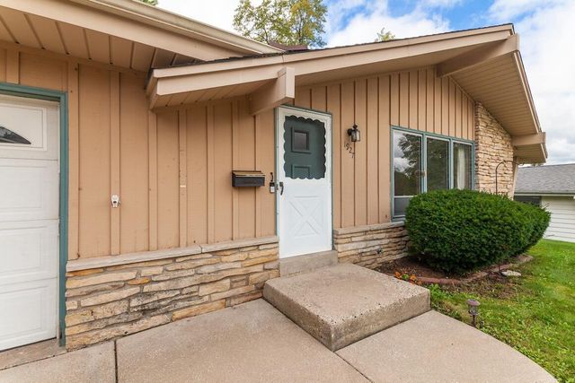1927 Michigan AVENUE, Waukesha, WI 53188