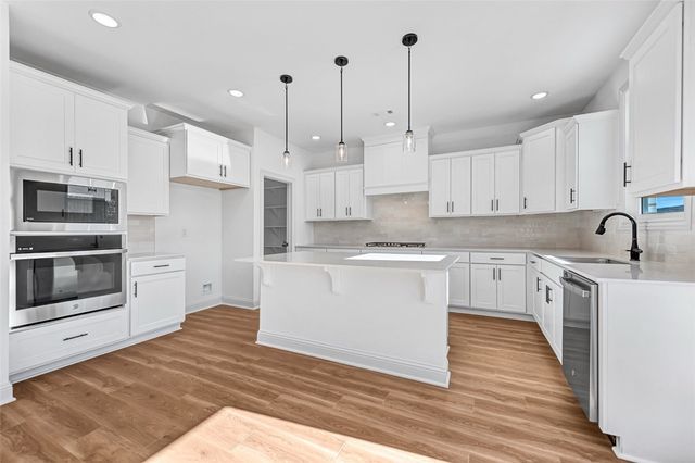 4801 SW Juneberry Street, Bentonville, AR 72713