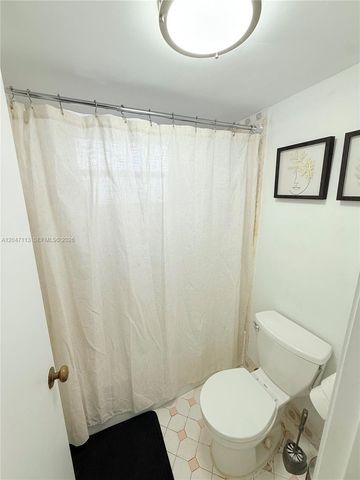 4140 NW 44th Ave 305, Lauderdale Lakes, FL 33319