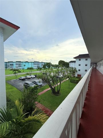 4140 NW 44th Ave 305, Lauderdale Lakes, FL 33319