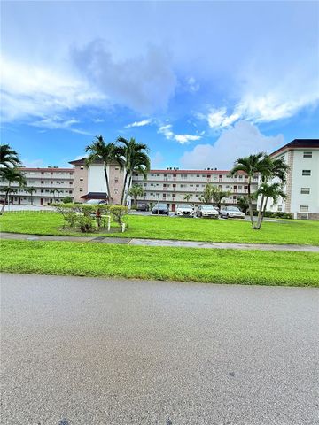 4140 NW 44th Ave 305, Lauderdale Lakes, FL 33319