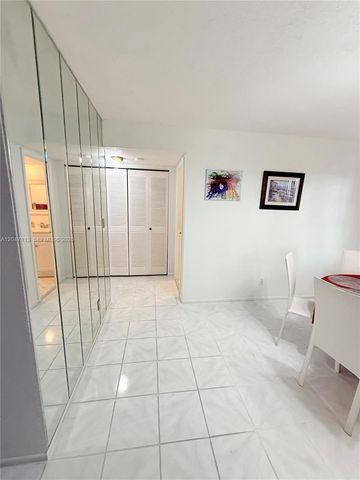 4140 NW 44th Ave 305, Lauderdale Lakes, FL 33319