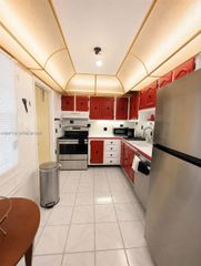 4140 NW 44th Ave 305, Lauderdale Lakes, FL 33319