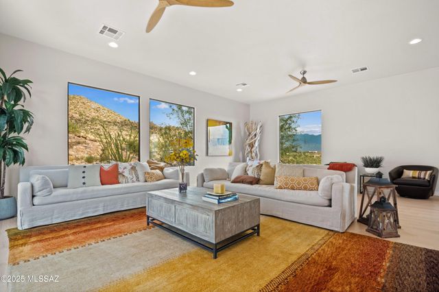 3898 N Camino Ojo De Agua, Tucson, AZ 85749