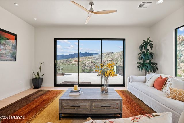 3898 N Camino Ojo De Agua, Tucson, AZ 85749