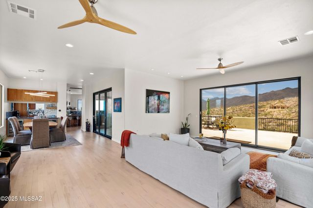 3898 N Camino Ojo De Agua, Tucson, AZ 85749