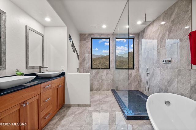 3898 N Camino Ojo De Agua, Tucson, AZ 85749