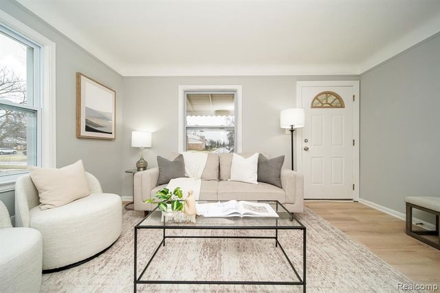 4643 S Hubbard Street, Wayne, MI 48184