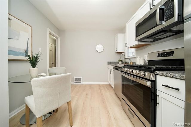 4643 S Hubbard Street, Wayne, MI 48184