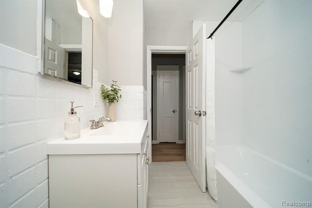 4643 S Hubbard Street, Wayne, MI 48184