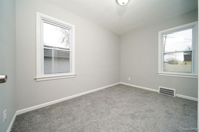 4643 S Hubbard Street, Wayne, MI 48184