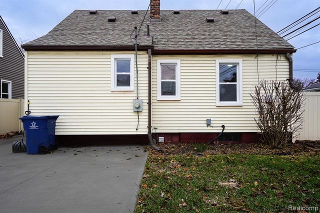 4643 S Hubbard Street, Wayne, MI 48184
