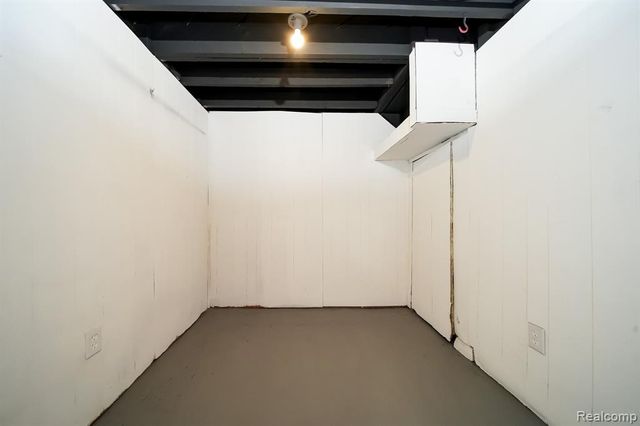 4643 S Hubbard Street, Wayne, MI 48184