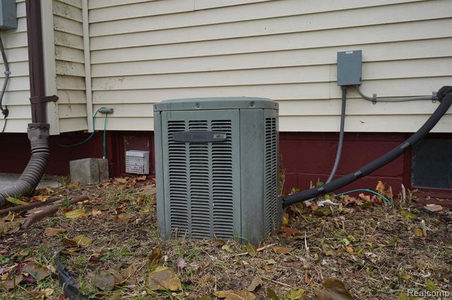 4643 S Hubbard Street, Wayne, MI 48184