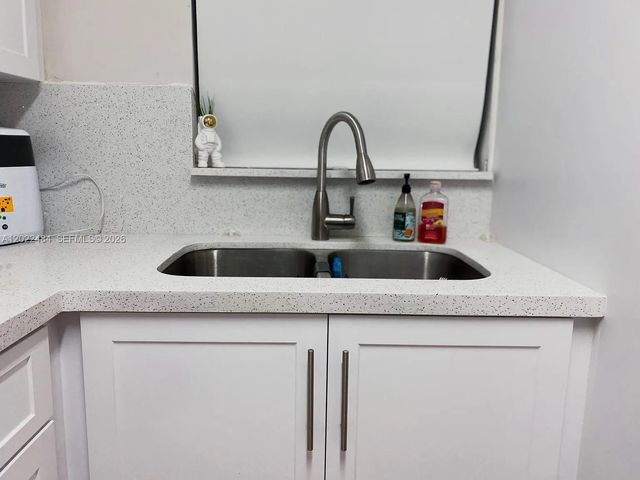 2775 W 52nd St 206, Hialeah, FL 33016
