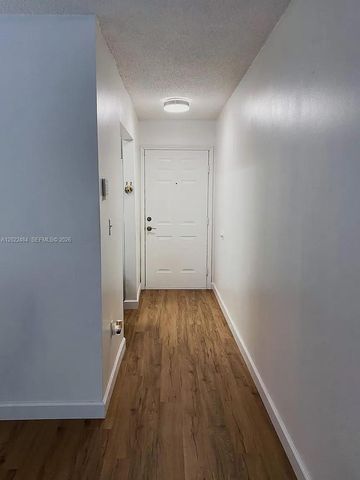 2775 W 52nd St 206, Hialeah, FL 33016