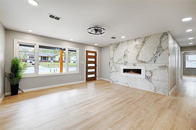 200 Westfork Drive, Fort Worth, TX 76114