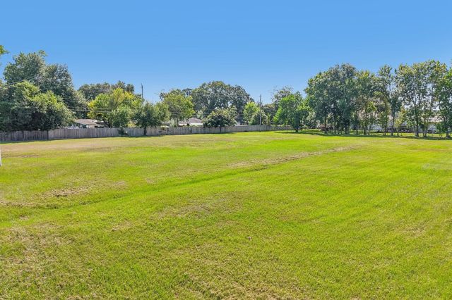 000 Little York Road, Houston, TX 77076