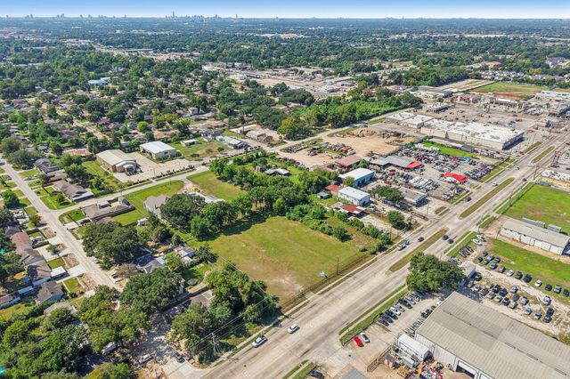 000 Little York Road, Houston, TX 77076