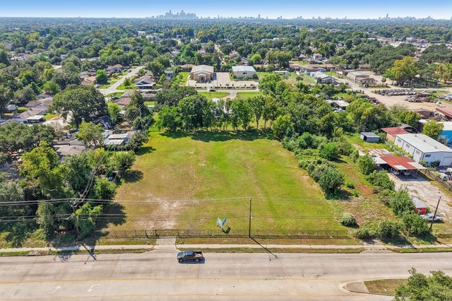 000 Little York Road, Houston, TX 77076