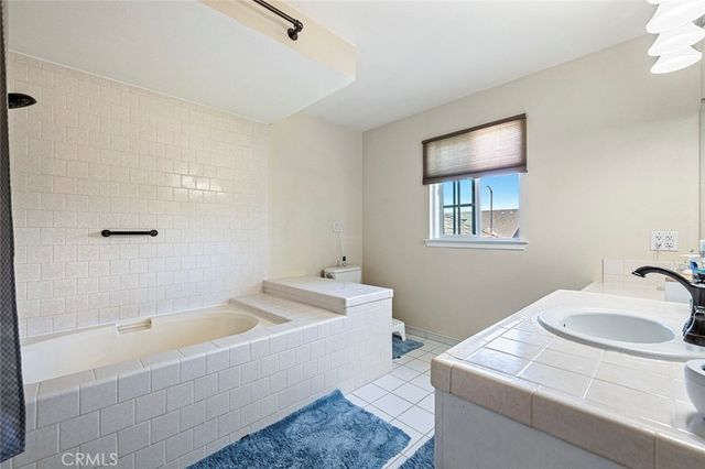 2183 E Fallbrook Avenue, Fresno, CA 93720