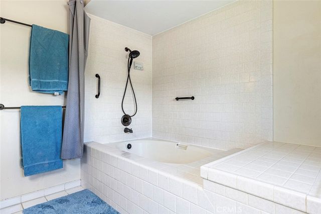 2183 E Fallbrook Avenue, Fresno, CA 93720