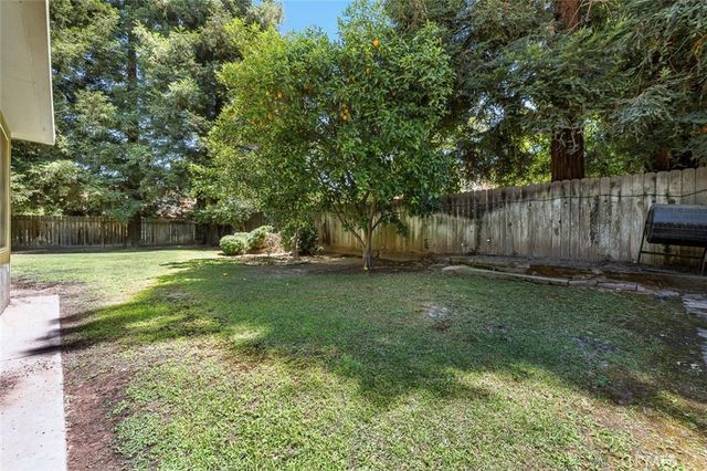 2183 E Fallbrook Avenue, Fresno, CA 93720