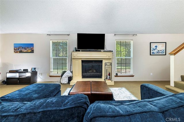 2183 E Fallbrook Avenue, Fresno, CA 93720