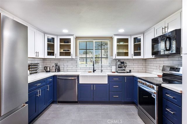 2183 E Fallbrook Avenue, Fresno, CA 93720