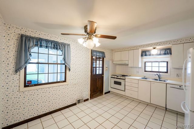 241 Dexter, Tonawanda, NY 14150