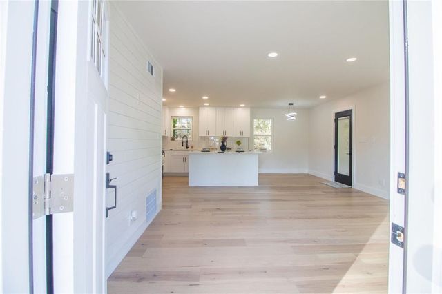 89 McNeal SE Drive, Marietta, GA 30060