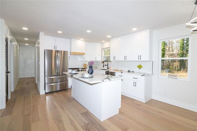 89 McNeal SE Drive, Marietta, GA 30060