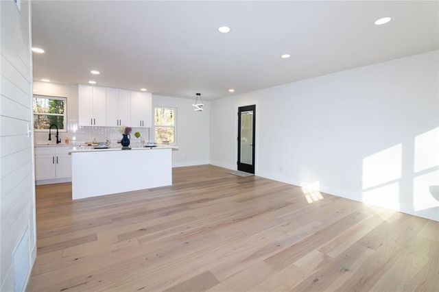 89 McNeal SE Drive, Marietta, GA 30060