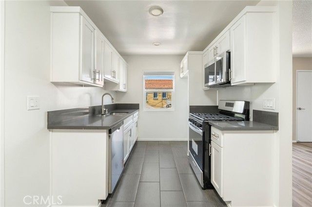 939 Pacific Avenue, Long Beach, CA 90813