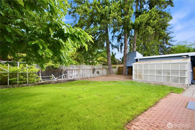 1727 Anacortes Avenue NE, Renton, WA 98059