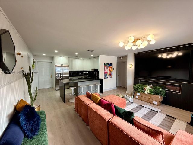 2340 SW 42nd Way, Fort Lauderdale, FL 33317