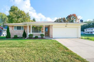 527 Amesbury Drive, Davison, MI 48423