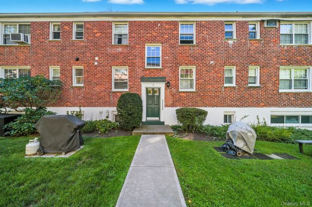 31 Fieldstone Drive D1, Hartsdale, NY 10530
