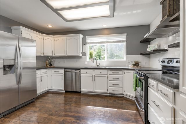 21118 26th Avenue E, Spanaway, WA 98387