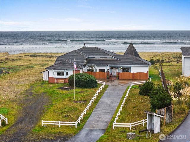 1981 Grey Gull Lane S, Westport, WA 98595