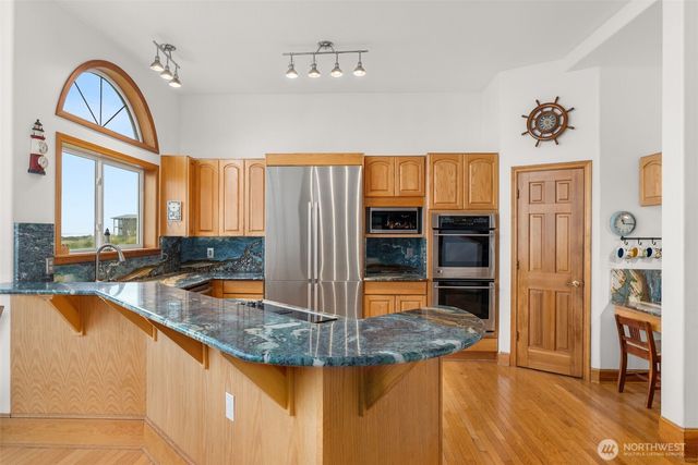 1981 Grey Gull Lane S, Westport, WA 98595