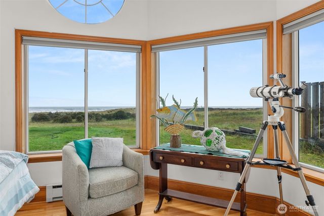 1981 Grey Gull Lane S, Westport, WA 98595