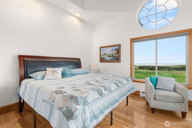 1981 Grey Gull Lane S, Westport, WA 98595