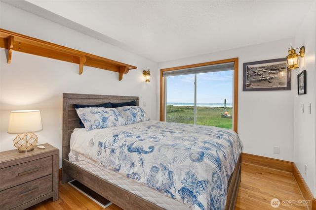 1981 Grey Gull Lane S, Westport, WA 98595