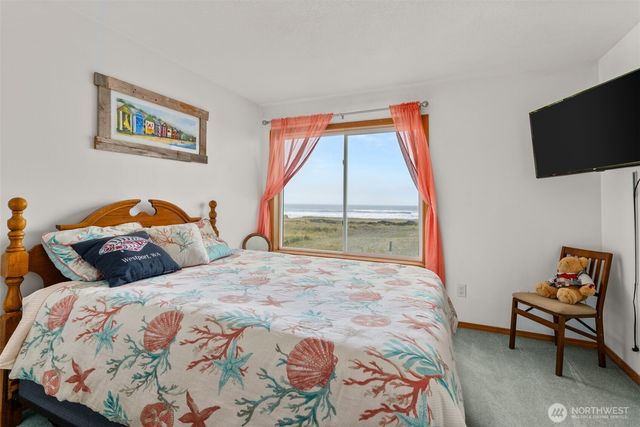 1981 Grey Gull Lane S, Westport, WA 98595